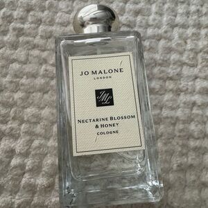 Jo Malone Nectarine Blossom & Honey Cologne with Silver Cap